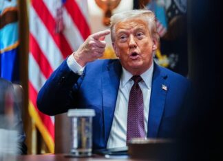 El Gobierno de Trump revocará visados a quienes «glorifiquen» el asesinato de Charlie Kirk