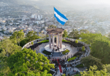 Honduras conmemora el Día de la Bandera Nacional y da inicio a las Fiestas Patrias