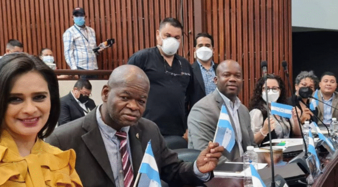 Miembros del PSH están en pláticas para unirse al PL, DC y Pinu-SD