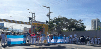 Enfermeras auxiliares protestan a nivel nacional por incumplimiento de la Sesal