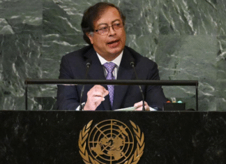 Petro defiende la erradicación del petróleo y pide legalizar la cocaína para salvar la Amazonía