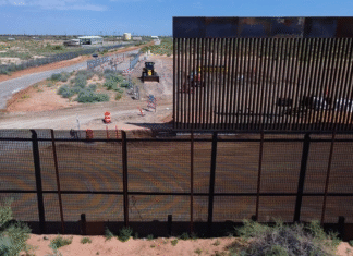 Activistas denuncian que EE.UU. vuelve “más hostil” el muro fronterizo con México