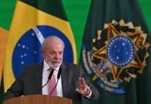 Lula sanciona una ley en Brasil que regula la internet para menores con un mensaje a Trump