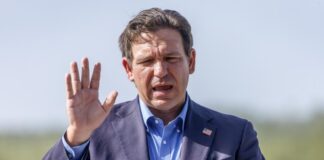 DeSantis inaugura «deportation depot», nuevo centro de detención para migrantes en Florida