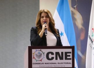 Consejera Cossette López aclara que no votó sobre impresión de papeletas electorales