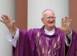 Monseñor Miguel Lenihan pide salir a votar masivamente a 57 días para elecciones