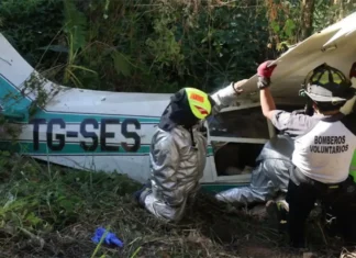 Una avioneta cae en el centro de Guatemala y provoca la muerte de sus tripulantes