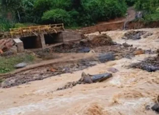 Al menos siete comunidades incomunicadas tras ceder caja puente en El Paraíso