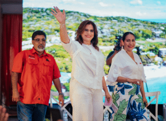 Rixi Moncada pide en Roatán apoyo para continuar con el proceso de refundación nacional