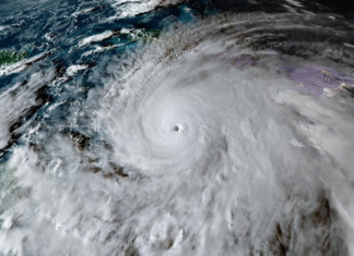 El huracán Melissa, de categoría 5, azota Jamaica con vientos y lluvias devastadores