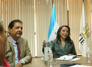 Magistrada del TJE Miriam Barahona alerta sobre posible requerimiento fiscal en su contra y la de Mario Urrutia