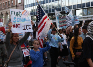 Juez impide a ICE encarcelar a migrantes que entraron a EEUU como menores no acompañados