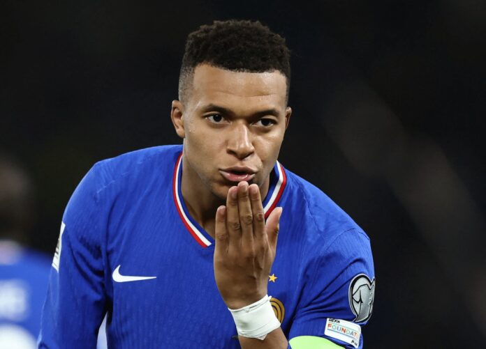 2025-11-13T210354Z_411972588_UP1ELBD1MIHWE_RTRMADP_3_SOCCER-WORLDCUP-FRA-UKR (2)