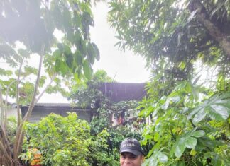 Policía salva a dos perritos de morir ahogados en El Progreso, Yoro