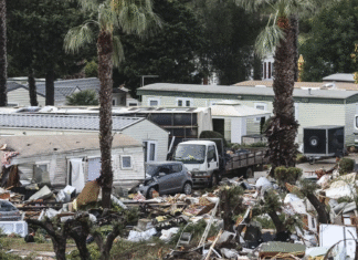 Al menos un muerto y 28 heridos, entre ellos españoles, por el temporal en sur de Portugal