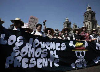 Marcha de ‘Generación Z’ en México deja veinte civiles y más de cien policías heridos