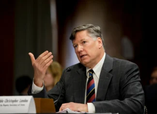 Christopher Landau, subsecretario de EE. UU. felicita a Nasry “Tito” Asfura por su victoria electoral y expresa disposición de colaboración