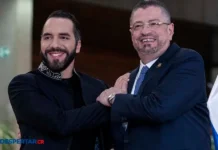 Presidente de Costa Rica llega a El Salvador para hablar con Bukele y visitar megacárcel