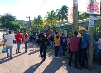 Con tranquilidad y hermandad votan al menos seis mil personas en San Antonio de Flores, El Paraíso