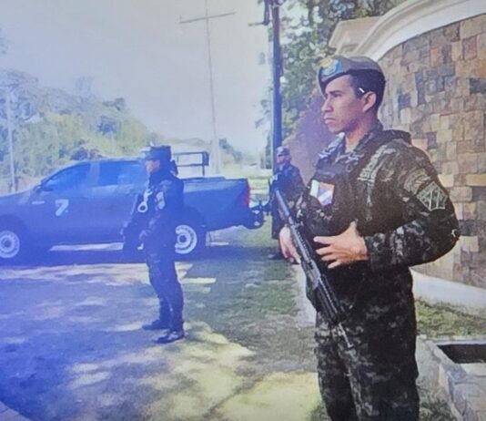 La Guardia de Honor Presidencial refuerza la seguridad en la residencia de Nasry Asfura en Santa Ana tras su declaratoria como presidente electo