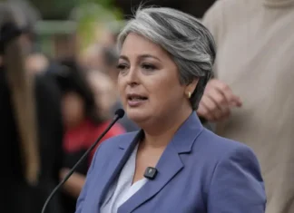 Jara admite su derrota frente al ultraderechista Kast en las presidenciales de Chile