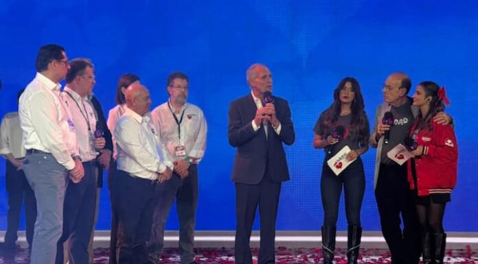 Nasry Asfura promete su sueldo presidencial a Teletón si gana elecciones