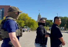 Trump planea detener a 80.000 inmigrantes en almacenes industriales, según medios