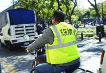 Entra en vigencia la exigencia del uso de chalecos reflectivos para motociclistas en Honduras