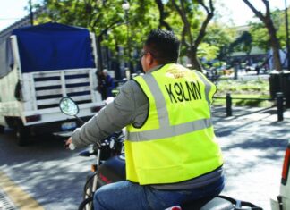 Entra en vigencia la exigencia del uso de chalecos reflectivos para motociclistas en Honduras