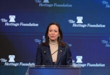 María Corina Machado afirma que Delcy Rodríguez está cumpliendo órdenes de Donald Trump