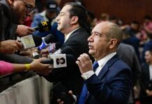 Godofredo Fajardo llama a legislar para el pueblo y evitar divisiones