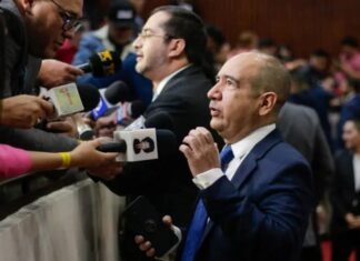 Godofredo Fajardo llama a legislar para el pueblo y evitar divisiones