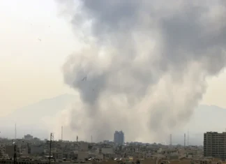 Israel y Estados Unidos lanzan ofensiva contra objetivos militares en Irán