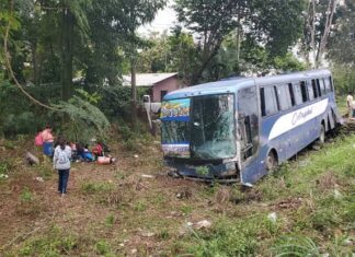Colisión múltiple en la CA-13 deja al menos seis heridos en El Porvenir