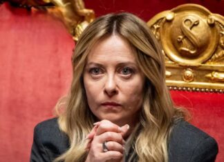 Donald Trump arremete contra Giorgia Meloni y pone en duda su relación con Italia