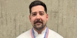 Chef galardonado es acusado de asesinato de su esposa y agresión a policía en Massachusetts