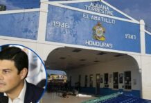 Migración confirma salida de Marlon Ochoa hacia El Salvador en medio de polémica política