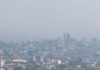 Alerta por aire “insalubre” en la capital: incendios forestales elevan niveles de contaminación