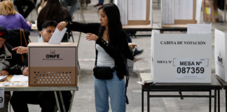Inicia la votación de las elecciones generales en Perú, con 35 candidatos a la Presidencia