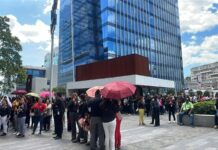 Sindicalistas protestan en el CCG y exigen reintegro de empleados despedidos del IP
