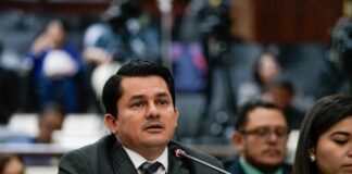 “Actuamos en base a la ley”: Fabricio Sandoval reacciona tras citatoria del Ministerio Público