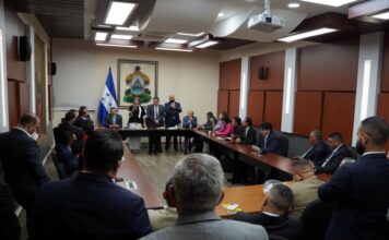 LIBRE se declara en “insurrección parlamentaria” por supuesta exclusión en la representación de órganos electorales