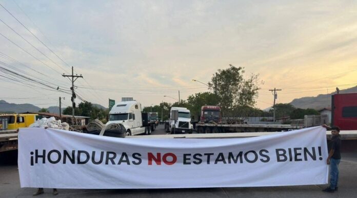 Transportistas reanudan bloqueos en el sur de Honduras y advierten paro nacional