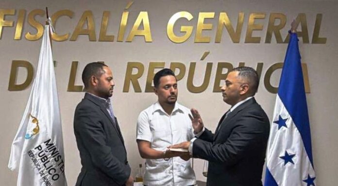 Fiscal General juramenta a nuevo director y subdirector de la ATIC