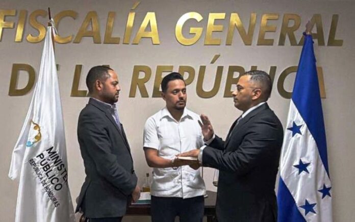 Fiscal-General-juramento-a-nuevo-director-y-subdirector-de-la-ATIC