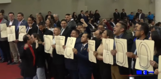 “¡Tomás, dictador!”: diputados de Libre protagonizan tensa protesta en el Congreso Nacional