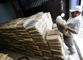 Gobierno congela precio del cemento por seis meses y descarta desabastecimiento