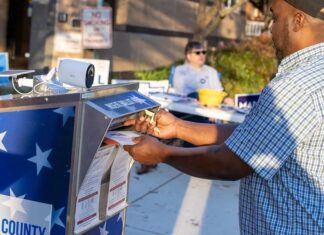 Juez rechaza suspender orden de Trump que busca limitar el voto por correo