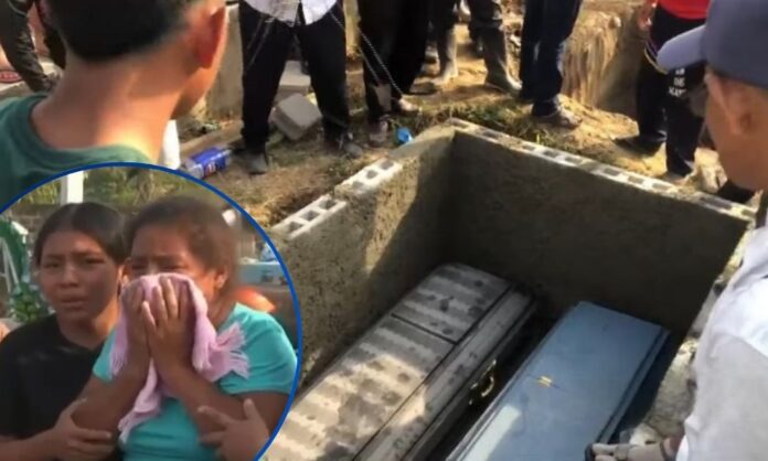 ¡Dolor-y-llanto-en-Rigores-Familias-sepultan-a-las-victimas-de-masacre-en-Honduras