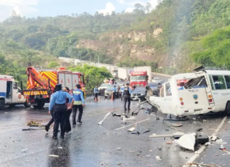 Exceso de velocidad habría causado tragedia en Comayagua que cobró la vida de siete policías, según la DNVT